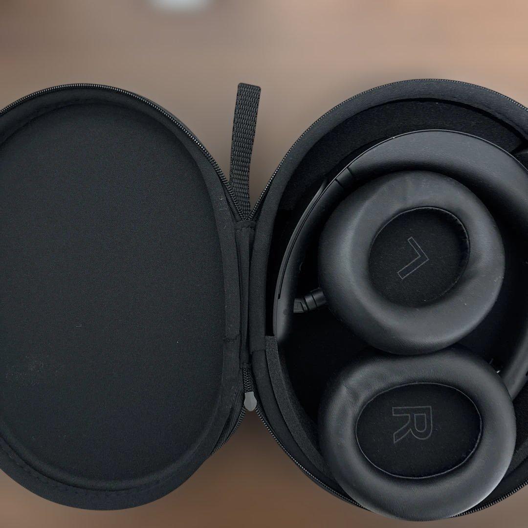 アンカーsoundcore ワイヤレスヘッドホン 収納ケース付き