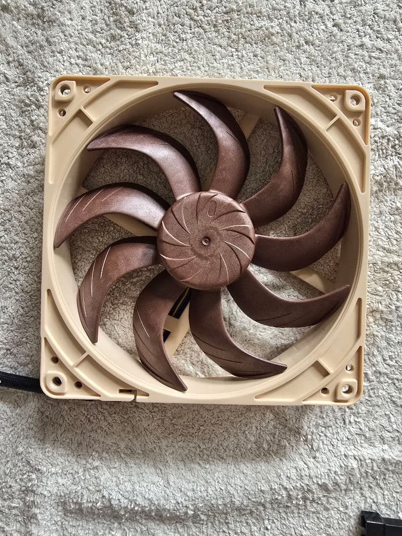 Noctua 　4ピン　LS-PWM プレミアム　NF-A12x25　120mm