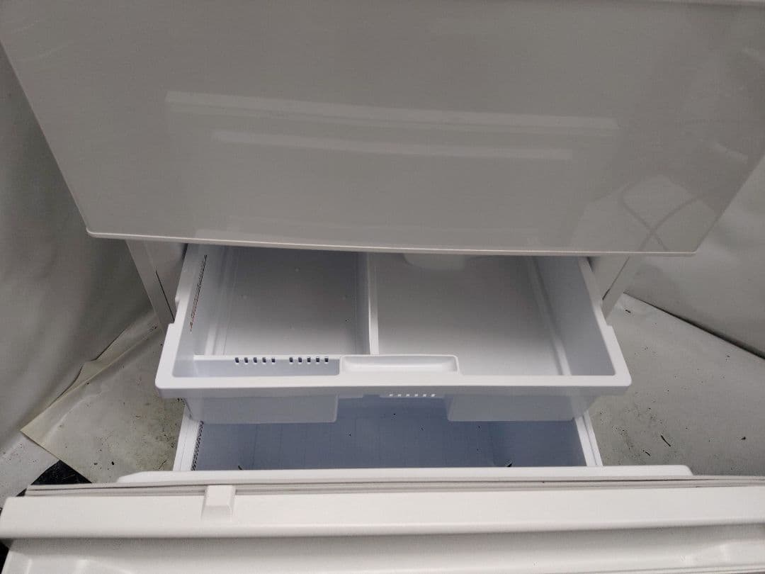 三菱　2022年製　冷凍冷蔵庫　MR-C33G-W1