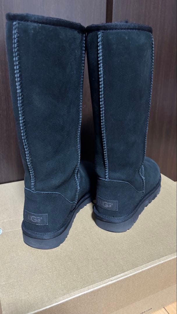UGG ブラック ムートン　CLASSIC TALL II 8