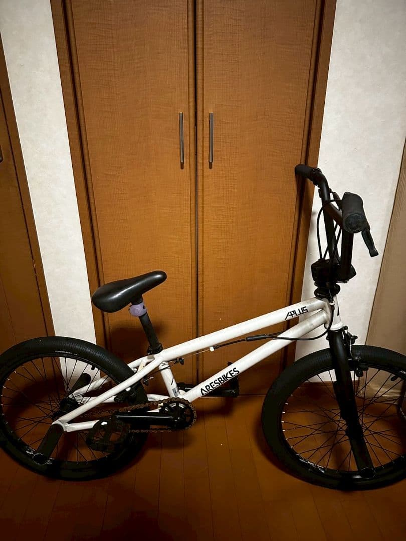 アーレスバイク AERIS BMX ホワイト(直接受け取りに来られる方限定)