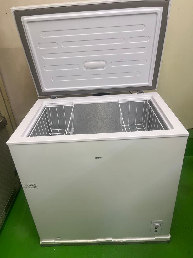 SAMKYO冷凍庫 ホワイト 上開き