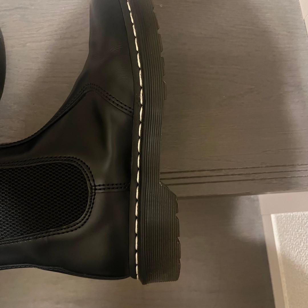 ホワイトステッチ チェルシーブーツ　ドクターマーチン