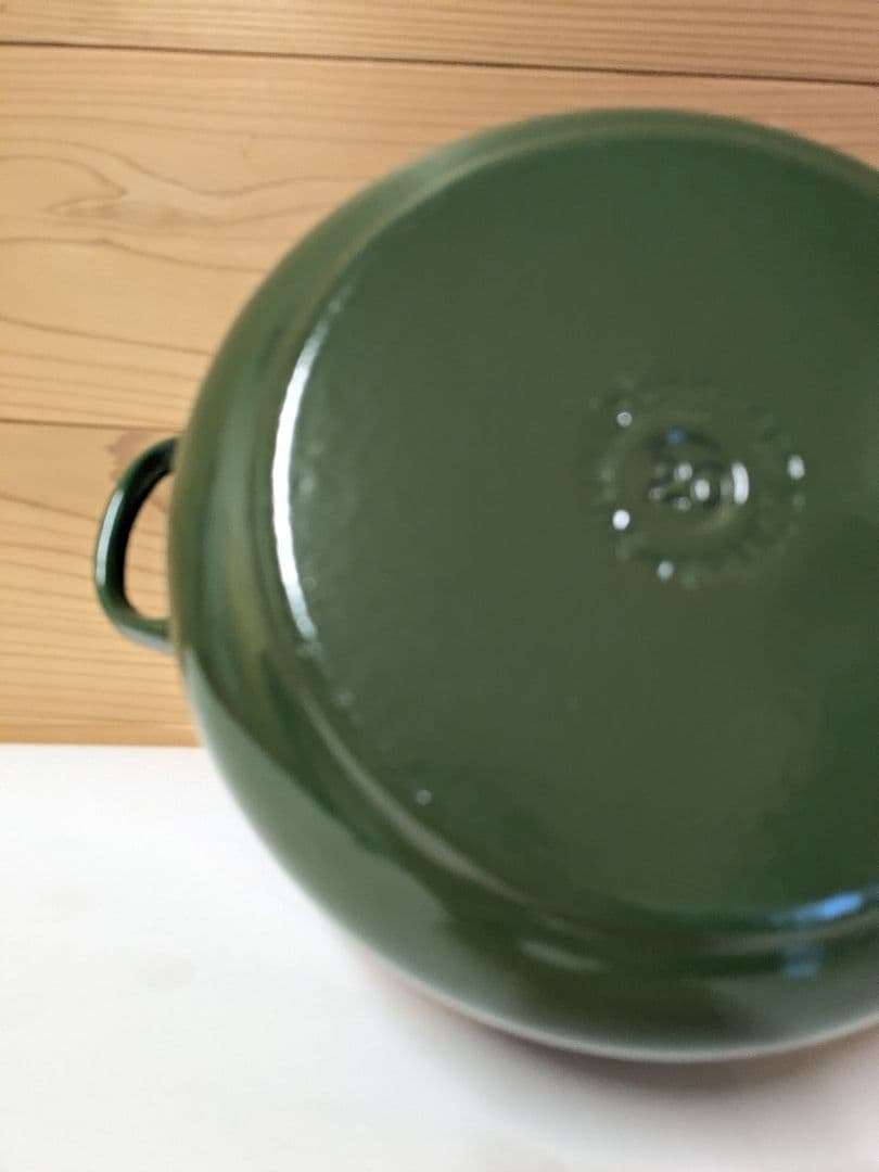 Le Creuset ル・クルーゼ 20cm　モスグリーン　両手鍋