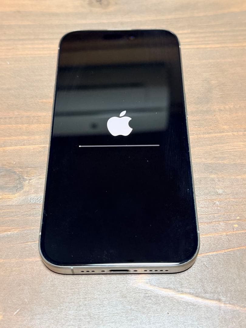 Apple iPhone 15 Pro シルバー 256GB 本体　美品