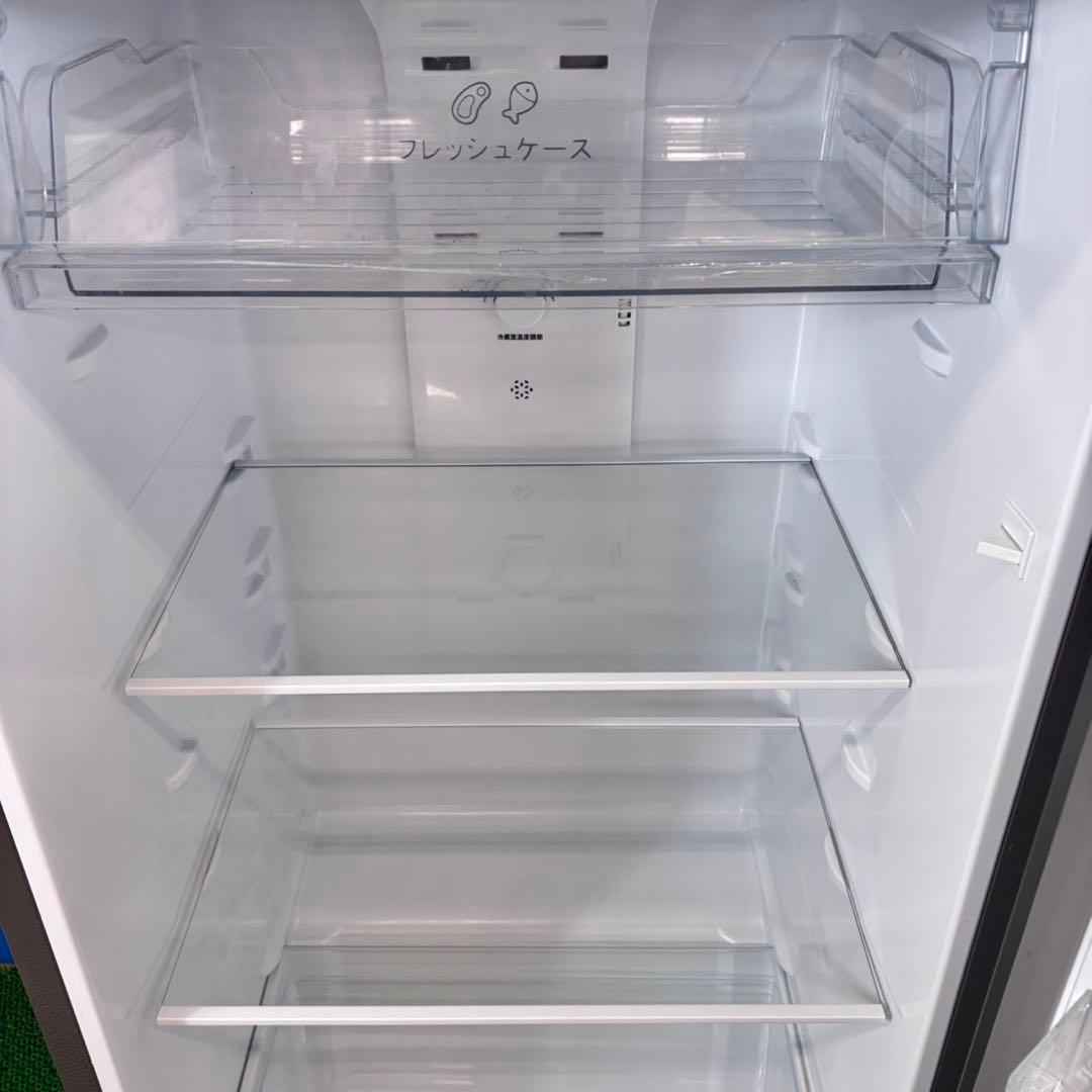 731 2024年製　中型冷蔵庫　小型　一人暮らし　2ドア　右開き　200L強