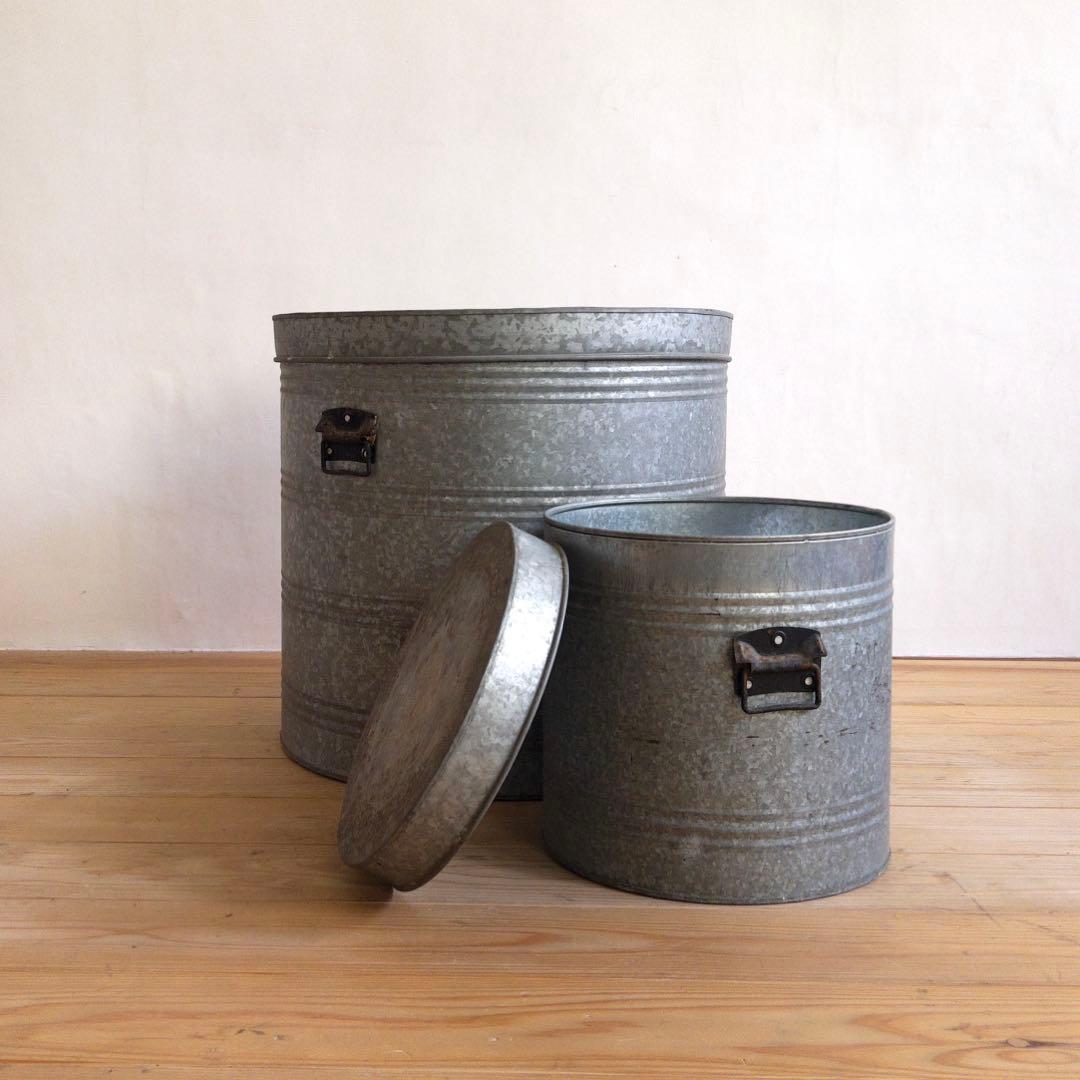 缶　収納缶　トタン製　大型　2個セット　インテリア古道具　古家具　アンティーク