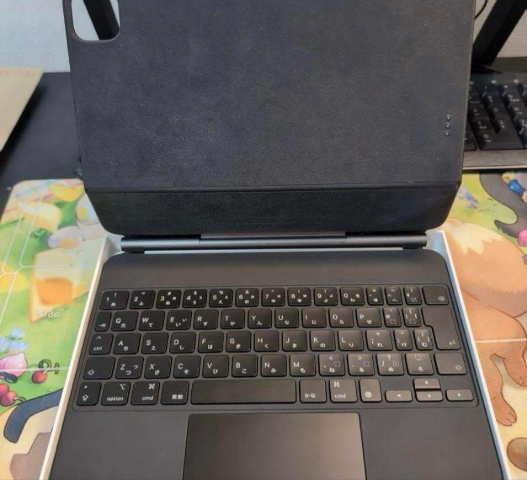 極美品　11インチ　iPad Magic Keyboard　MXQT2J/A
