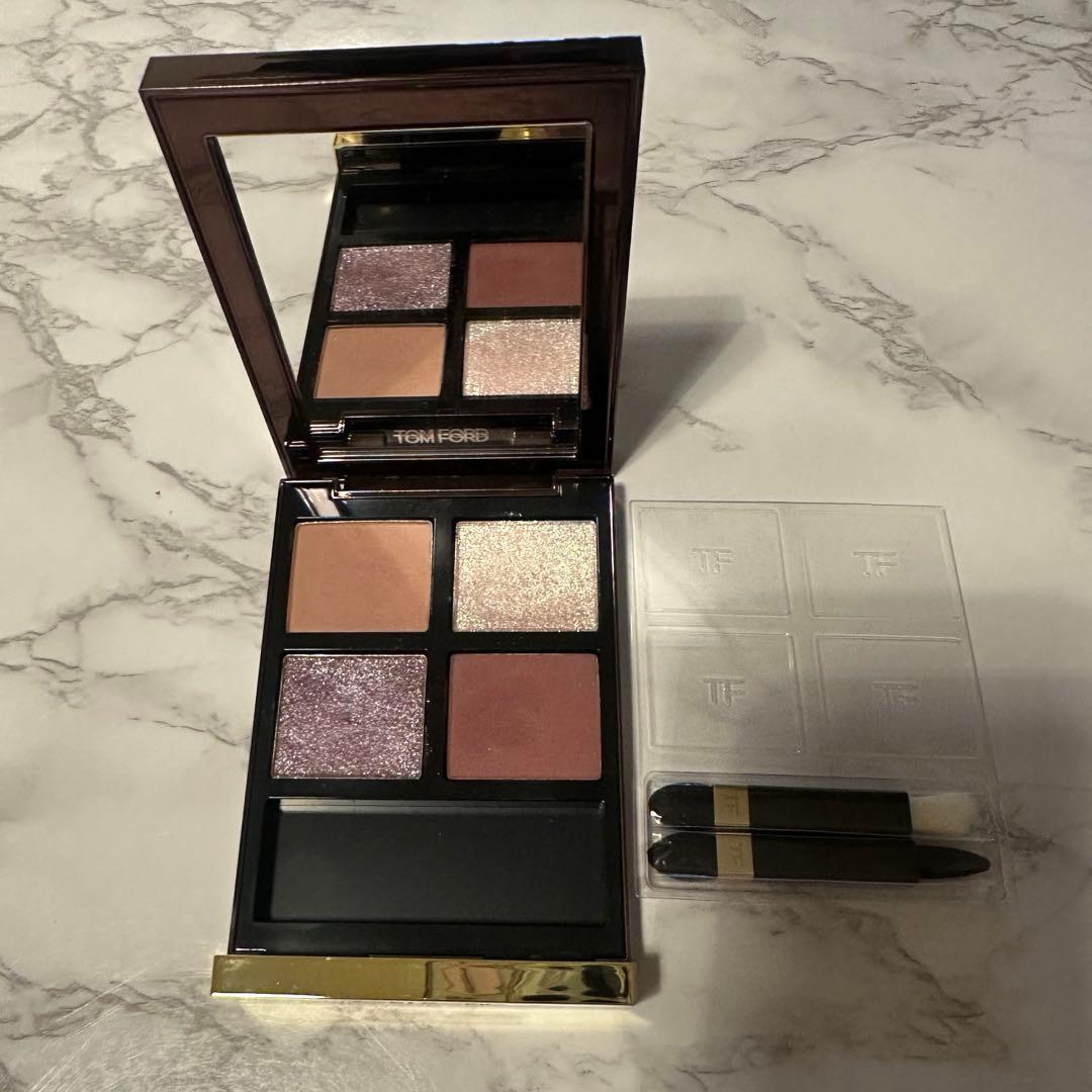 TOM FORD アイカラークォード 【復刻版】01RW メタリックモーブ