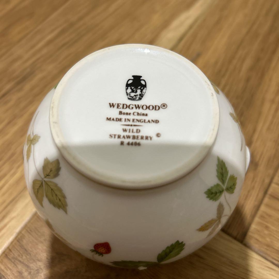 ウェッジウッド　ワイルドストロベリーティーカップ　ティーポット　シュガーポット