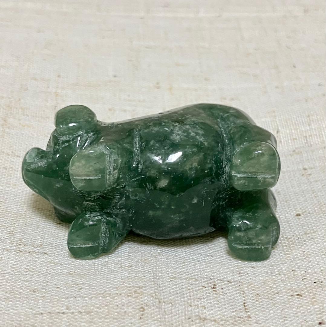 ブタの置物　天然石グリーンアベンチュリン
