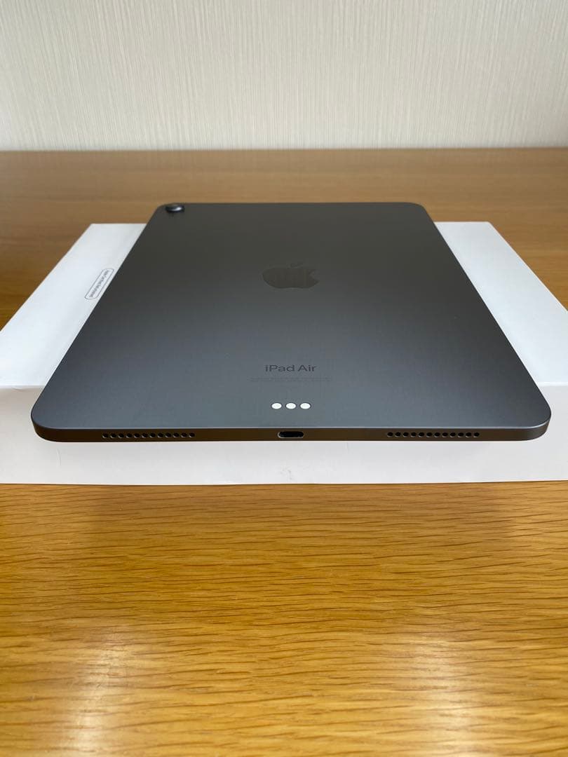 【美品】iPad Air第5世代 M1 新品に近い　iPad 本体　付属品未使用