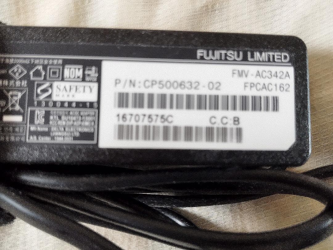 Windowsタブレット本体 FujitsuArrowsTab Q738/SB RAM4GB ROM128GB