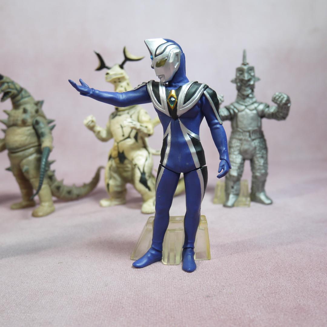 アルティメットモンスターズ　ソリッド　ウルトラマン　怪獣　6体