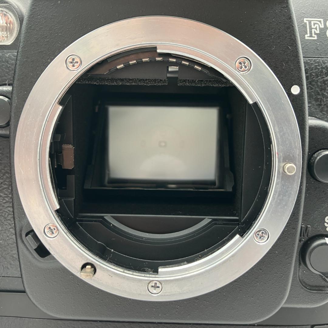 Nikon F80 ボディ MB-16 フィルムカメラ 訳あり品
