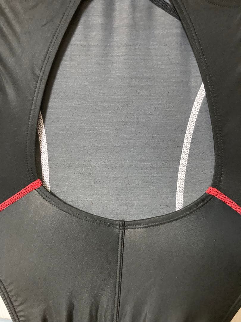 アリーナ　競泳水着