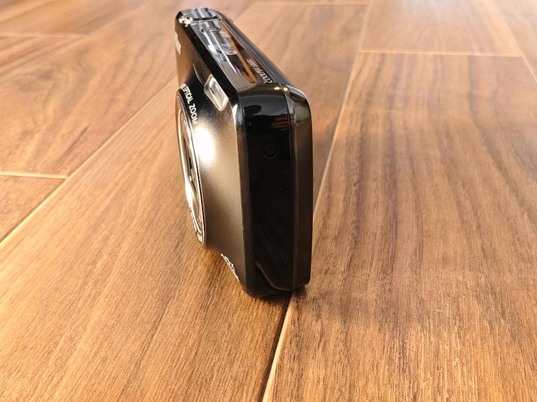 Nikon S800c（美品）＋ P100（26倍ズーム）／動作良好・充電器付き