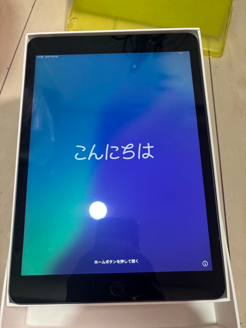 Apple iPad ブラック　本体箱付き　SIMフリー