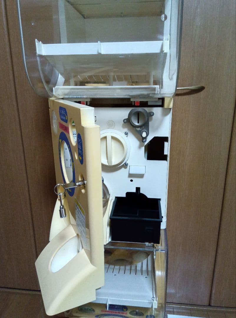 【鍵付】ガチャガチャ　本体　カプセルステーション　スリムボーイ　ユージン　筐体