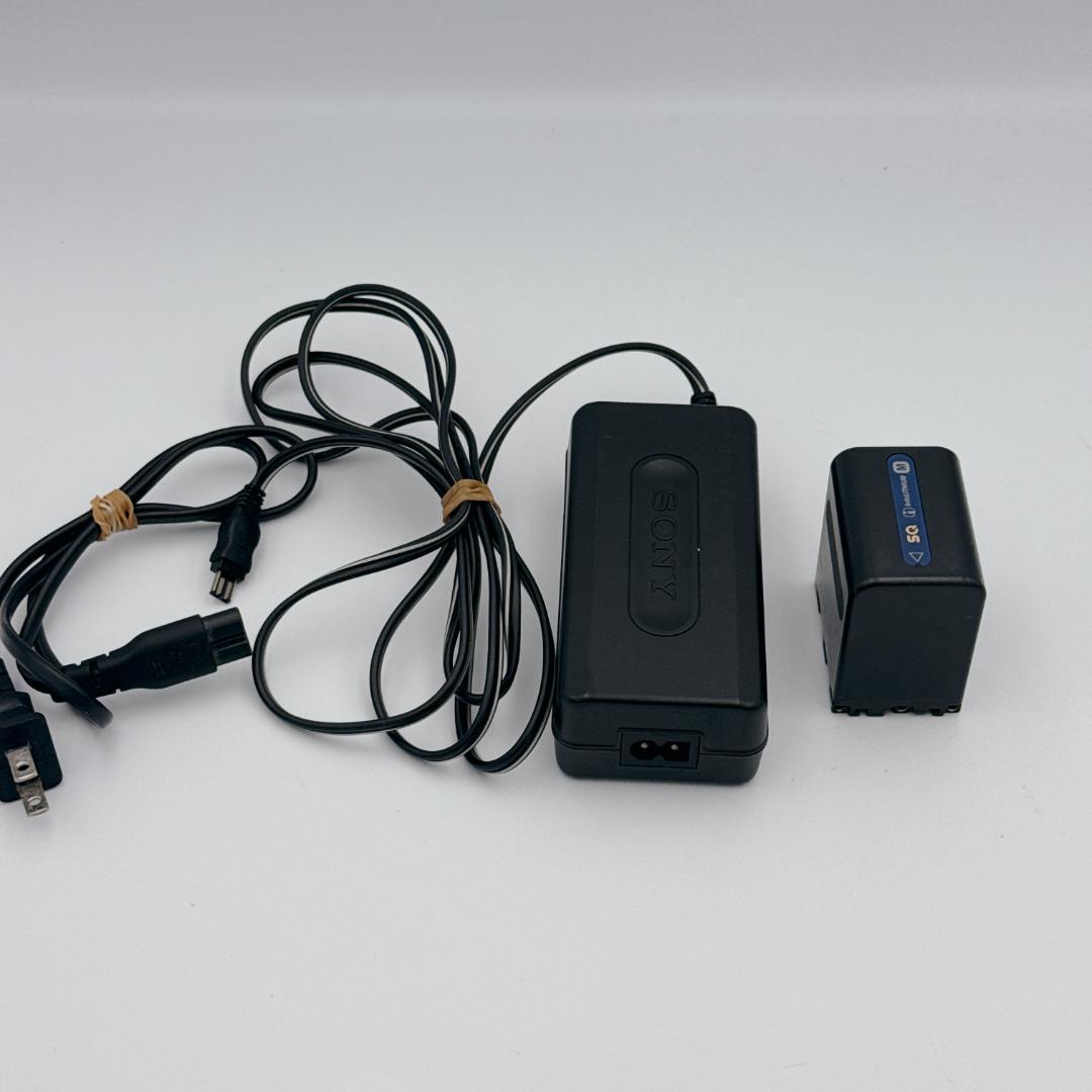 【美品】SONY Handycam DCR-PC100 MiniDVデジタルビデ