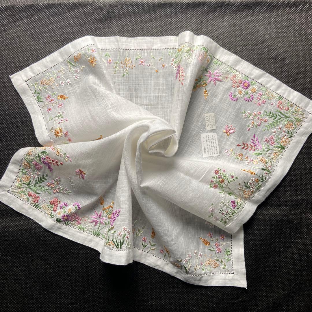 WAKO 和光　手刺繍ハンカチ／野の花