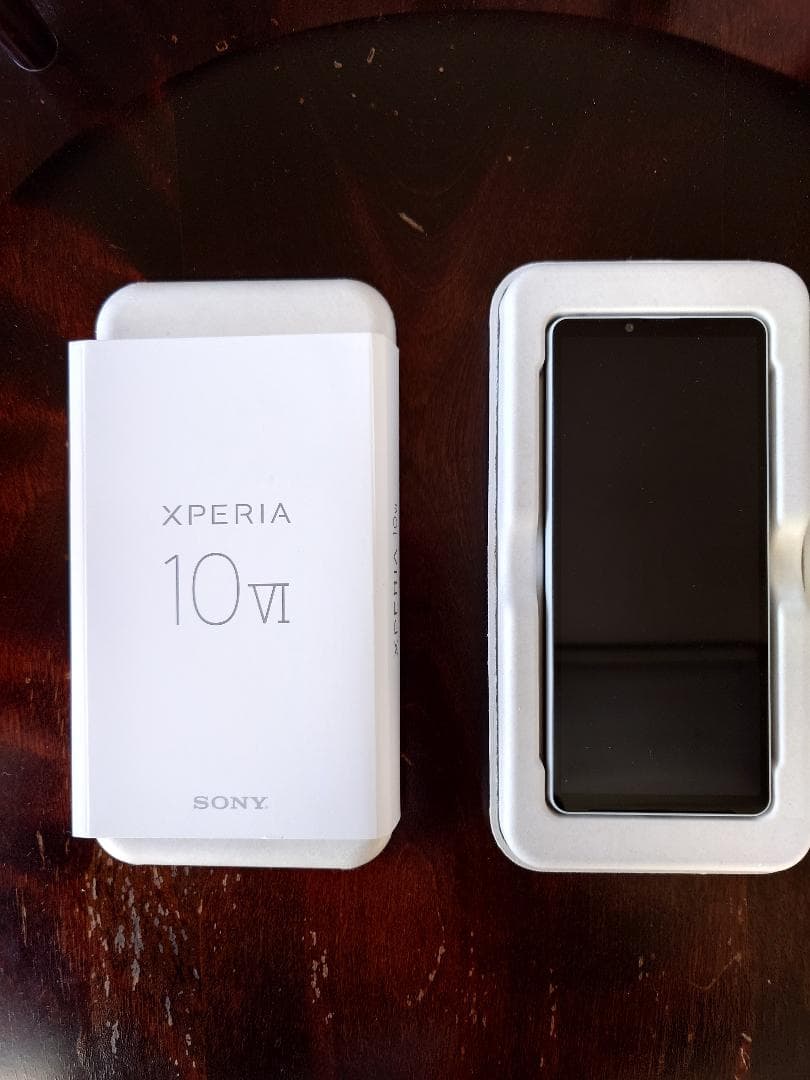 ★ほぼ新品★ Xperia 10 VI / SIMフリー / ホワイト