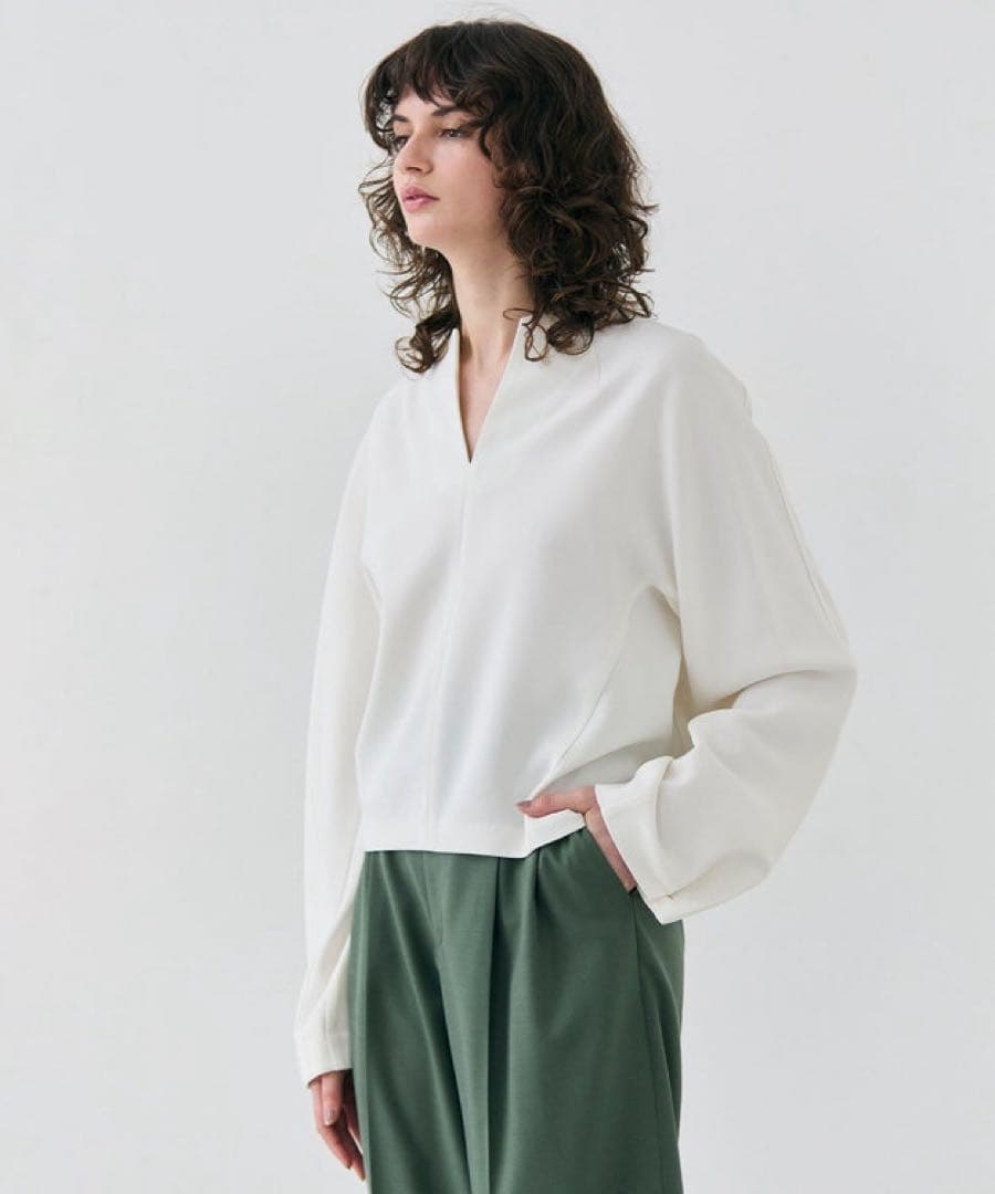 ベイジ 【洗える】RUE / スリットネックフォルムブラウス ホワイト L