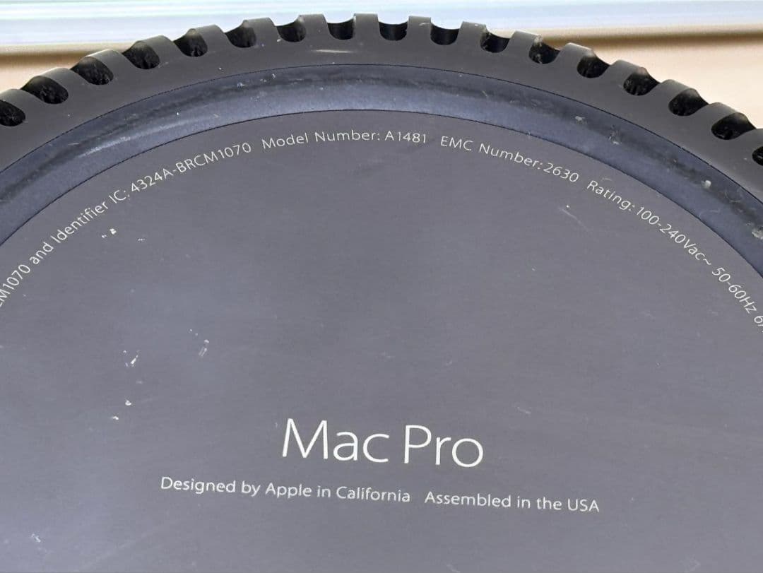 Apple Mac Pro (2013) シルバー 本体 A1481