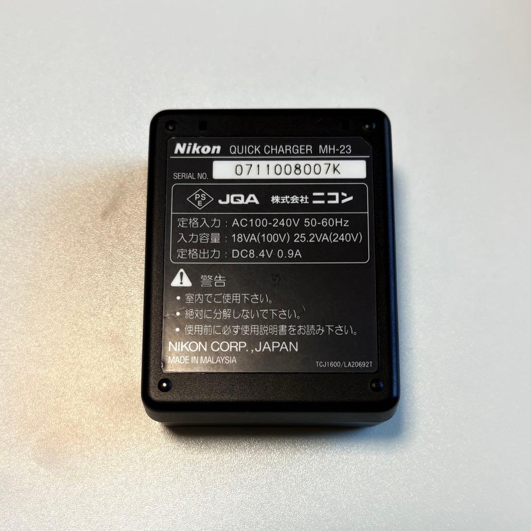 Nikon デジタル一眼レフカメラ D40 レンズ付き