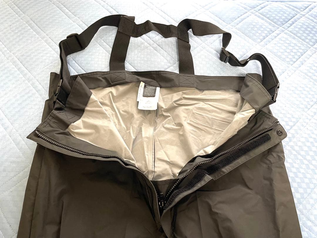 ダイワ　オーシャンサロペットレインスーツDR9008 ブラック　Mサイズ