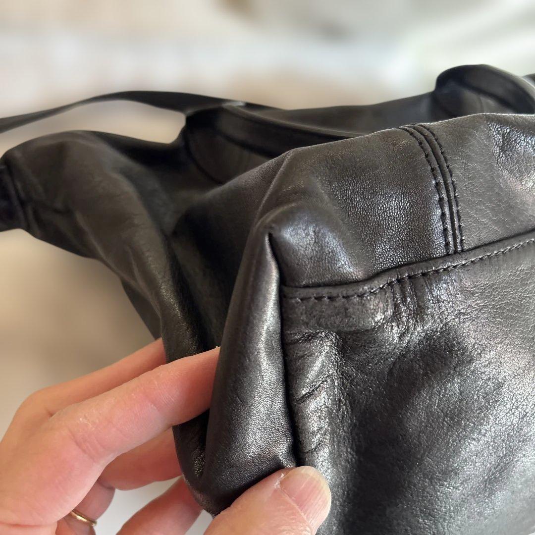 Longchampロンシャン　レザー　ショルダーバック　ブラック