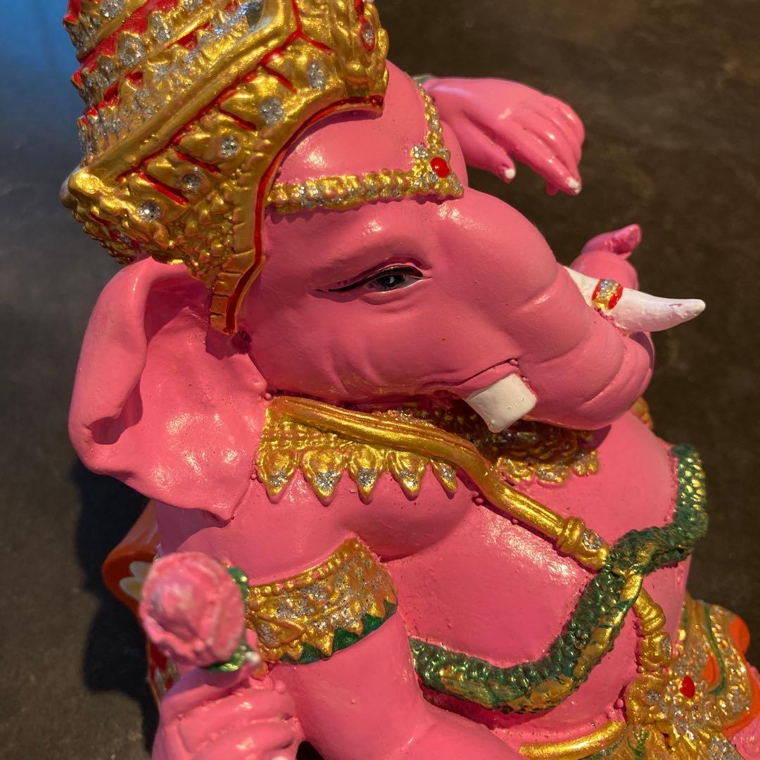 【新品未使用】ピンクのガネーシャ　タイ　置物　＆スティッカー！