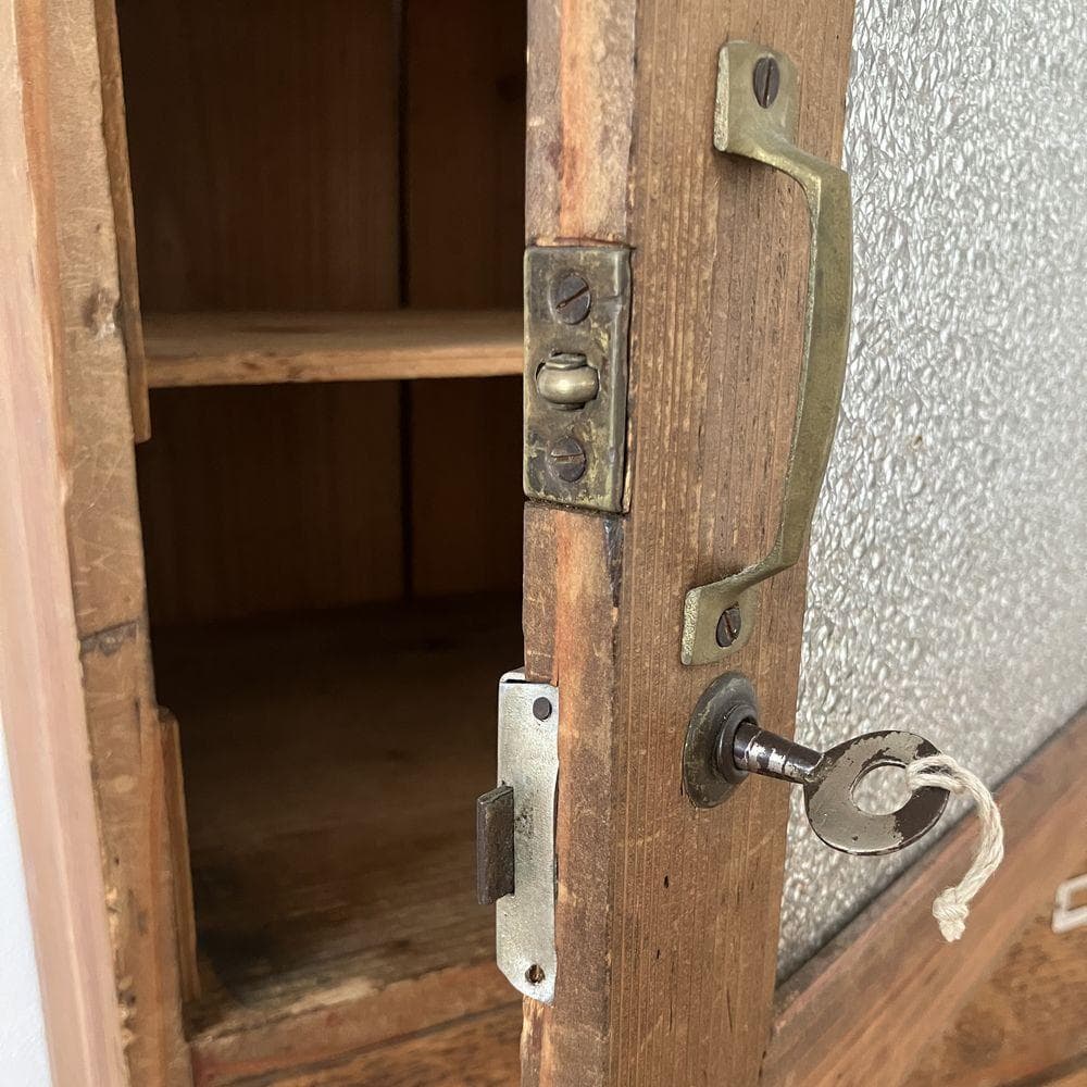 昭和レトロ 古い木製収納棚 ダイヤガラス キャビネット アンティーク 古道具
