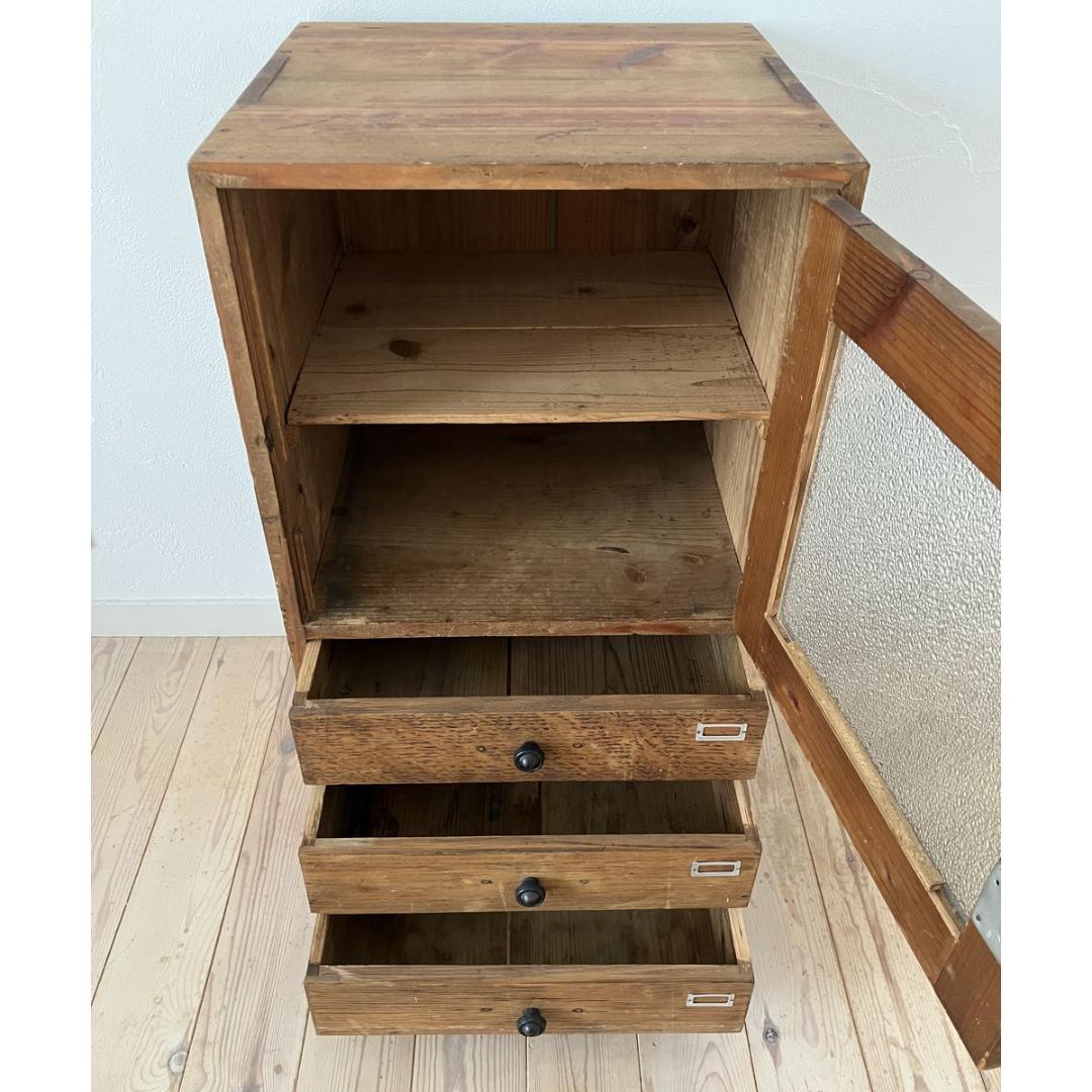 昭和レトロ 古い木製収納棚 ダイヤガラス キャビネット アンティーク 古道具