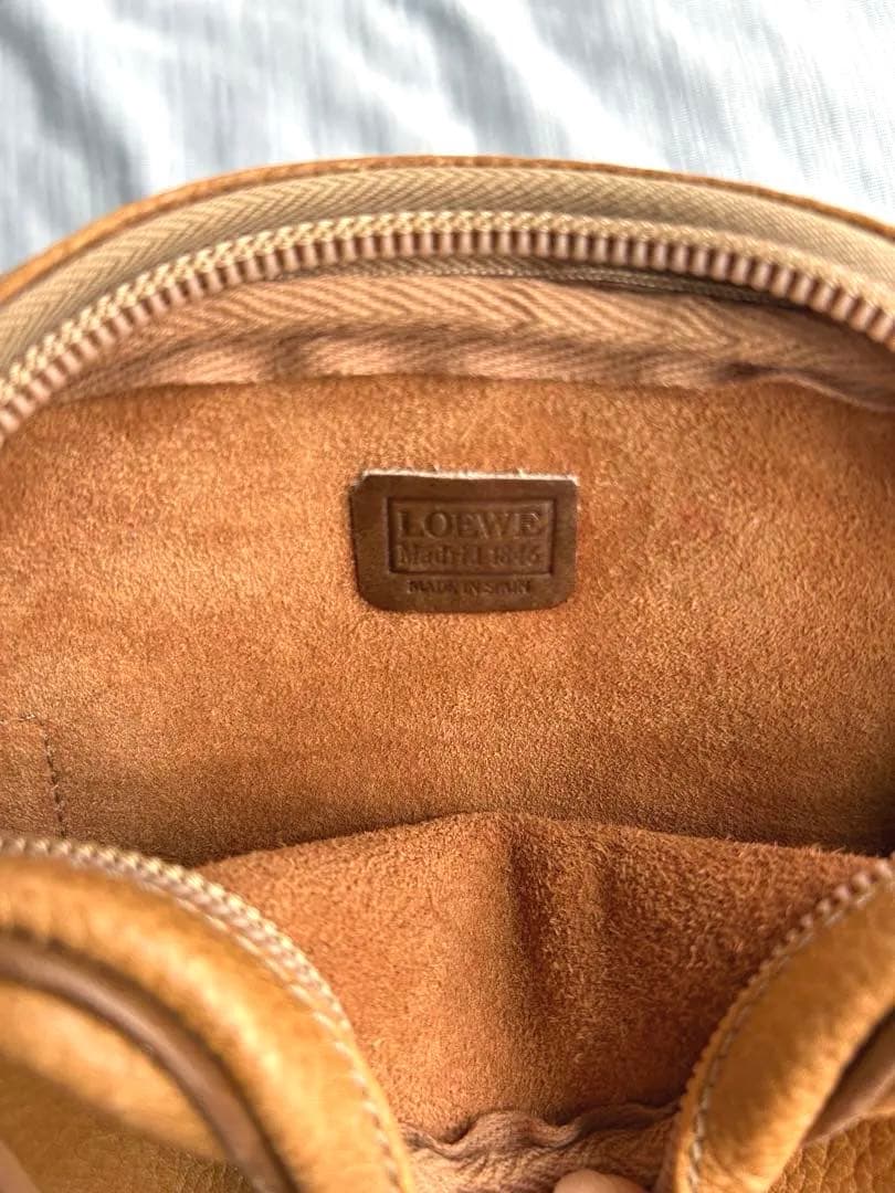 ロエベ　ショルダーバッグ　キャメル色