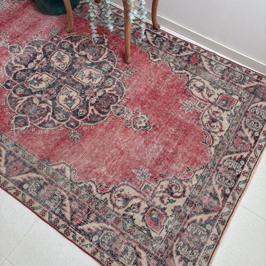 トルコ　ヴィンテージラグ　赤　ネイビー　メダリオン