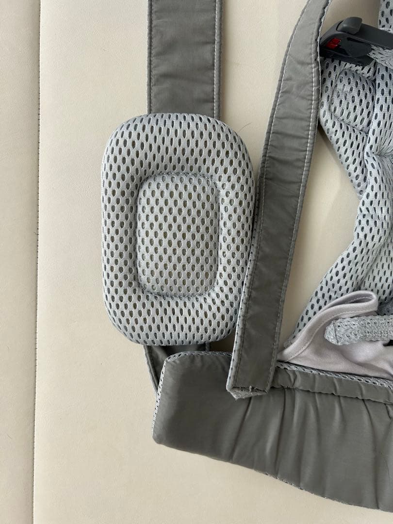 ベビービョルン抱っこ紐 ハーモニー