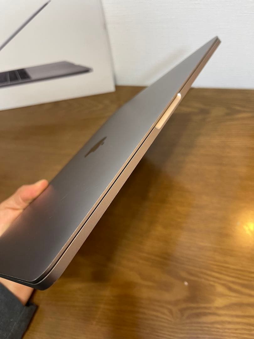 MacBook Pro 13インチ 2018 i7 16GB 512GB SSD