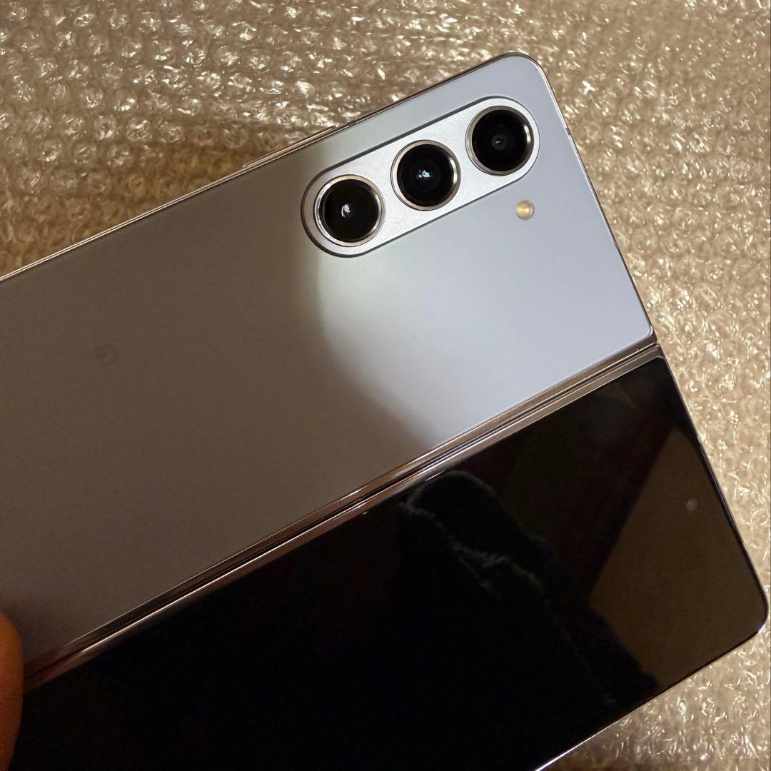 Samsung Galaxy Fold5 国内版 256GB SIMフリー