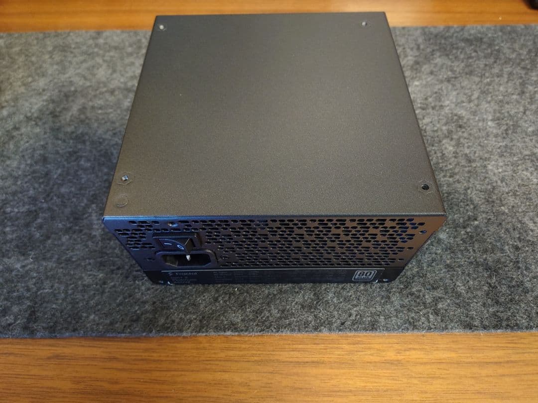 Fractal Ion+ 2 Platinum 860W 電源ユニット