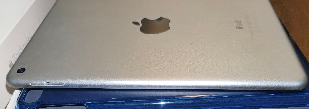 Apple iPad mini 4 Wi-Fiモデル 128GB シルバー