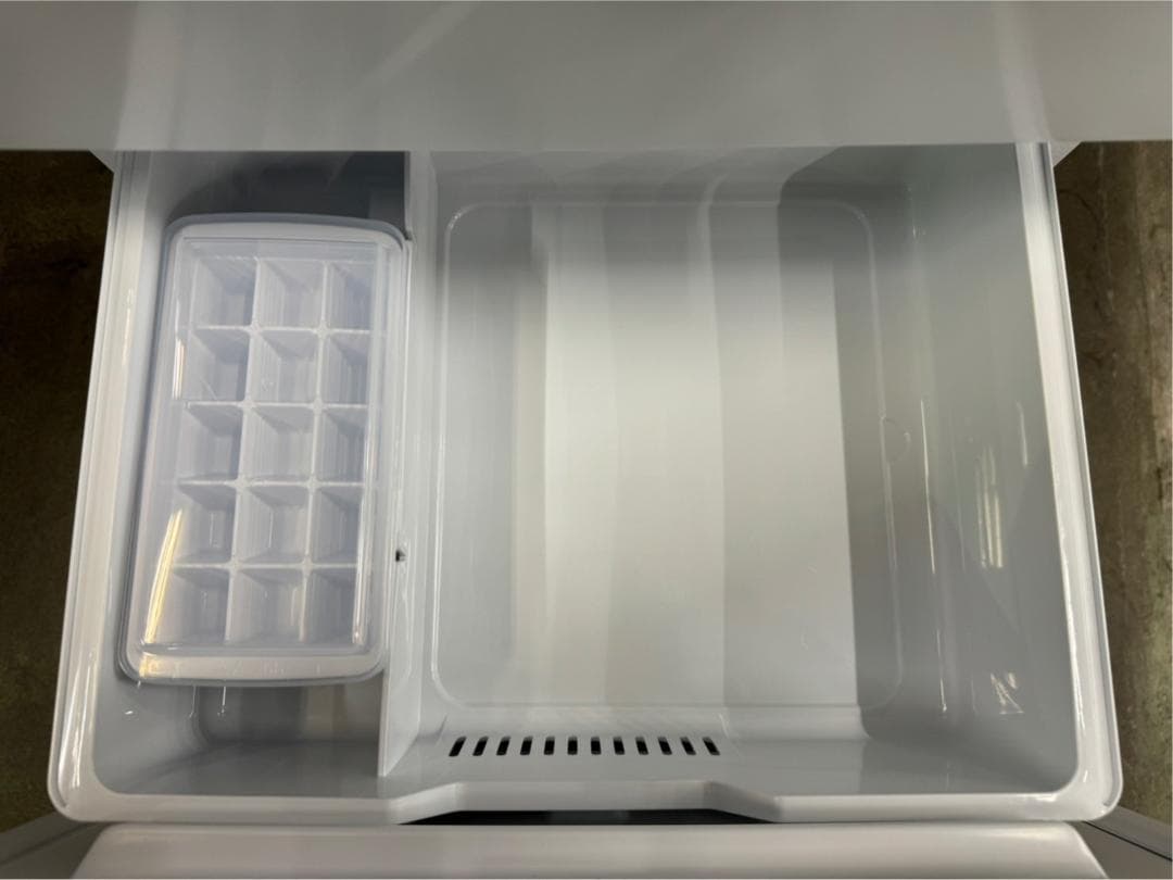 大阪送料無料★3か月保障付き★冷蔵庫★2024年★HR-D13E3W★R-488