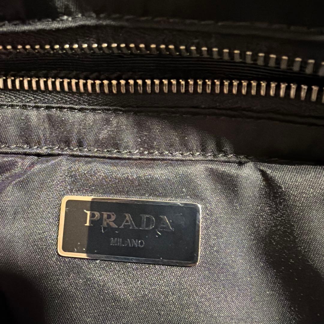 PRADA キルティングショルダーバッグ ブラック
