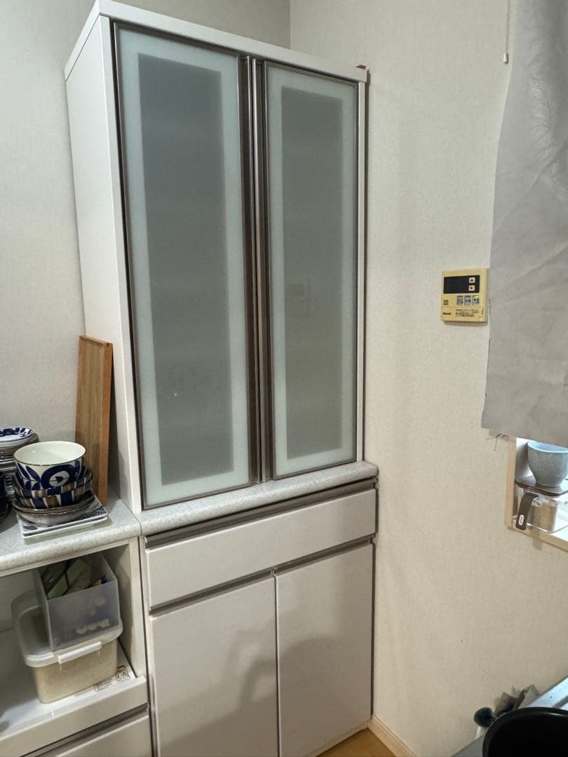 2023年購入ニトリアルミナ食器棚70幅開き戸ホワイト白