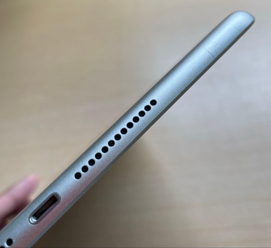 iPad 第6世代　A1893　Wi-Fiモデル　シルバー　32GB #2
