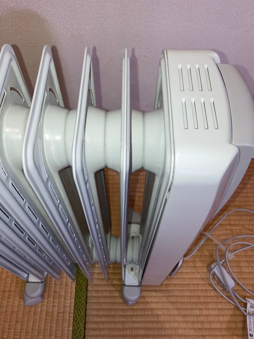 デロンギ　デジタルラディアント　オイルヒーター　KHD410812