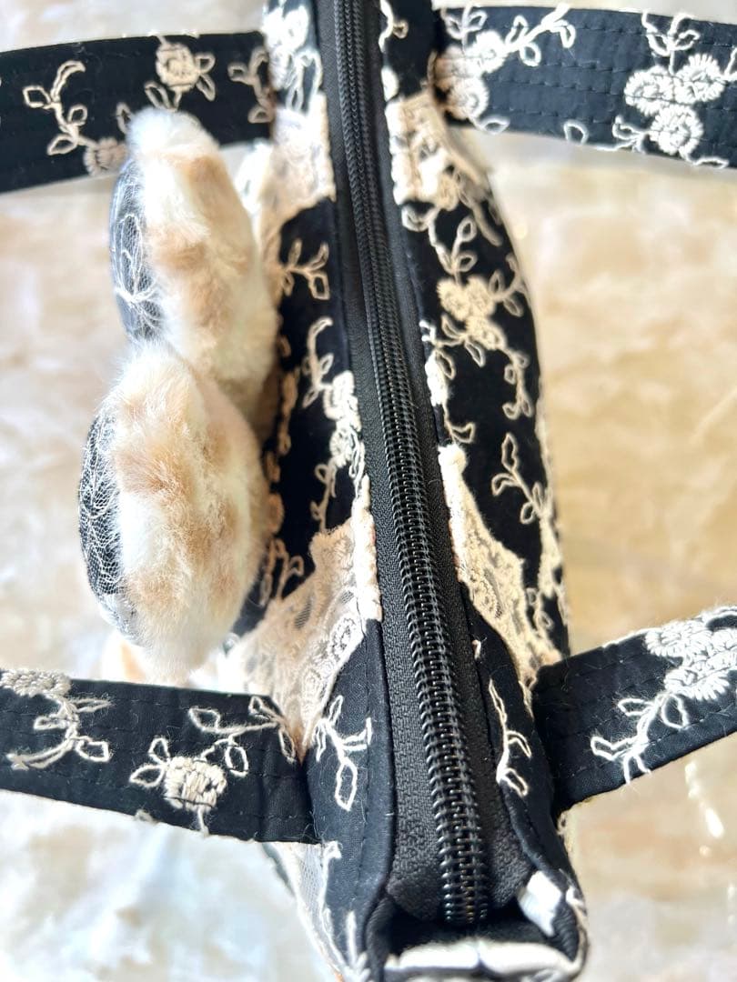 コヤンイサムチョン　コロンと可愛いファスナーバッグ　刺繍生地