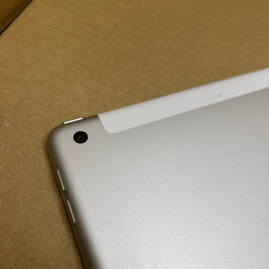 iPad (第７世代) Wi-Fi + Cellular 128GB シルバー
