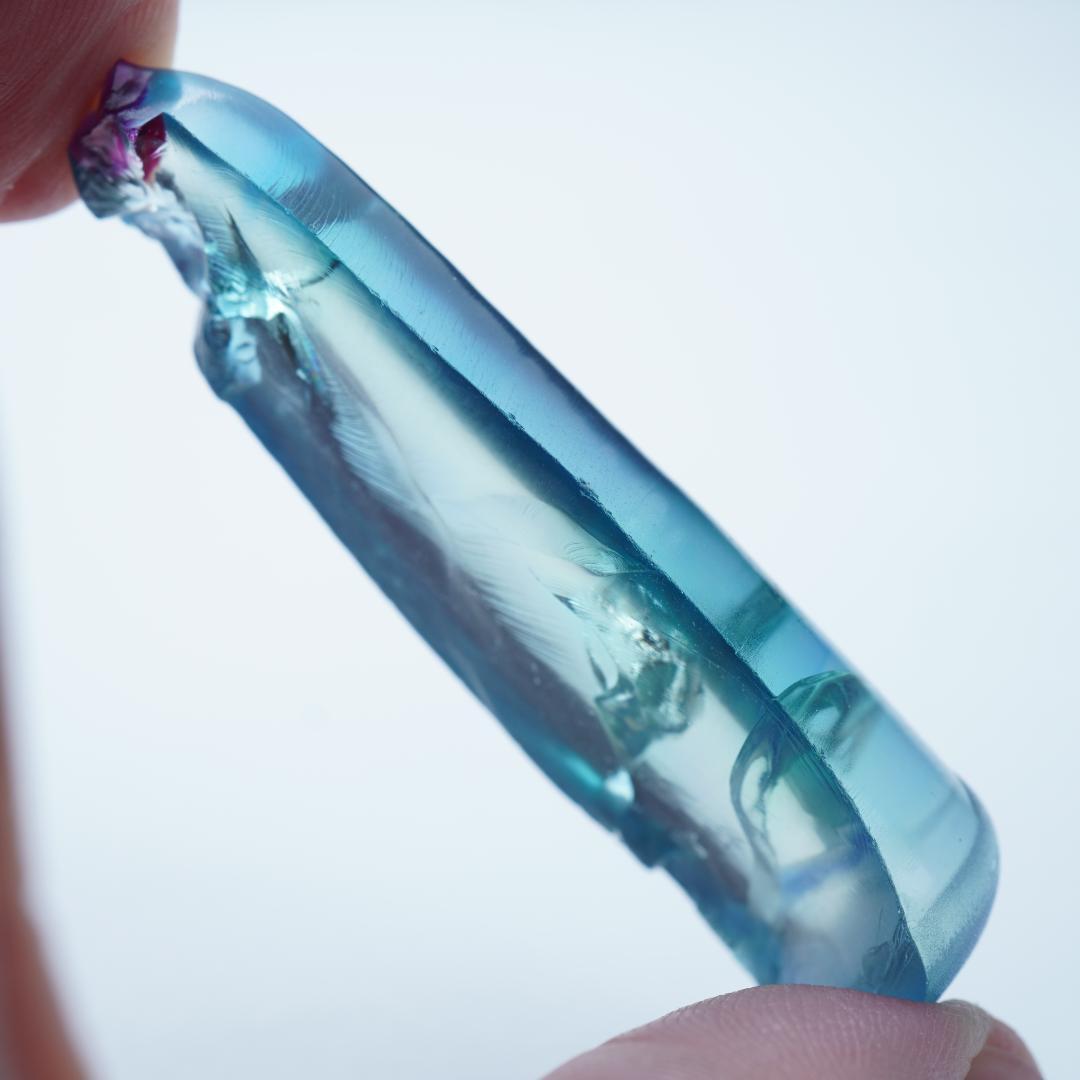 85.26ct パライバカラー 合成サファイア ハーフブール