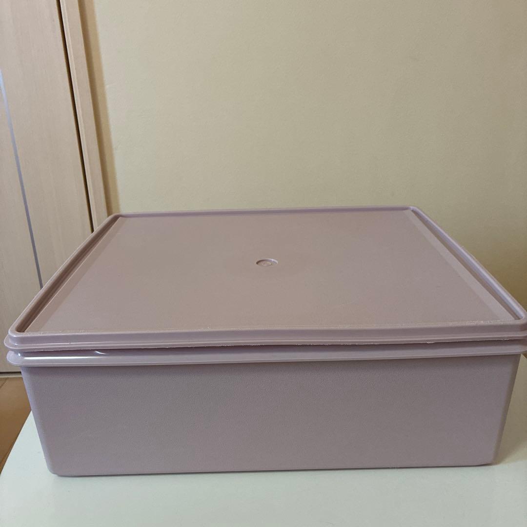 タッパーウエア。収納ボックス 3個セット ピンク。シュウ色。